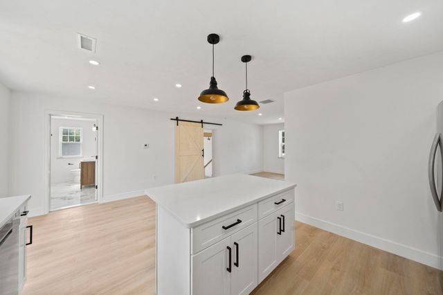 186 Elm, Hanover, MA 02339