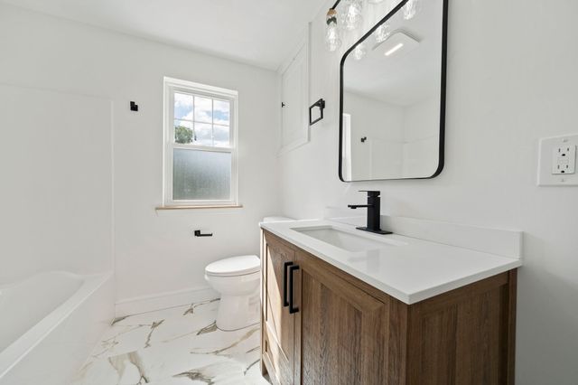 186 Elm, Hanover, MA 02339