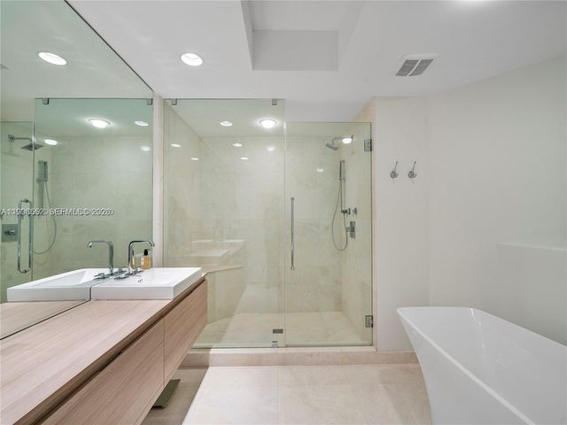 17301 Biscayne Boulevard 1105, North Miami Beach, FL 33160