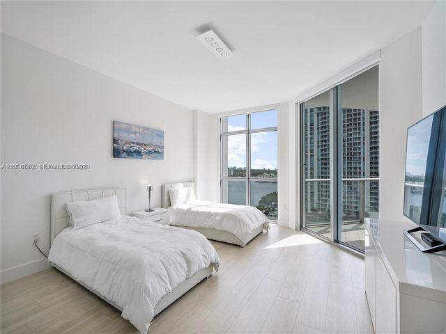 17301 Biscayne Boulevard 1105, North Miami Beach, FL 33160