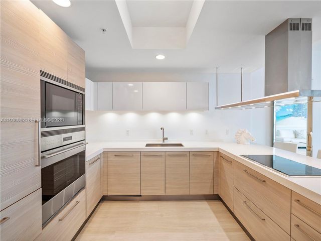 17301 Biscayne Boulevard 1105, North Miami Beach, FL 33160