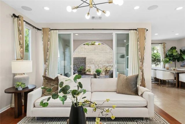 101 Newington, Irvine, CA 92618