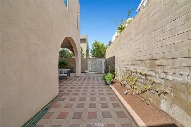 101 Newington, Irvine, CA 92618