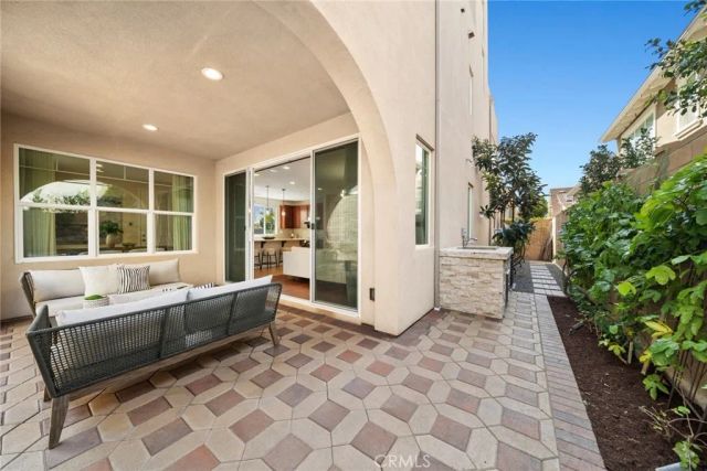 101 Newington, Irvine, CA 92618