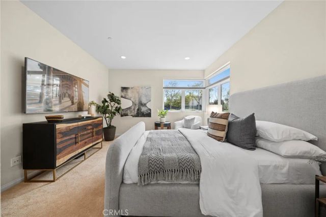 101 Newington, Irvine, CA 92618