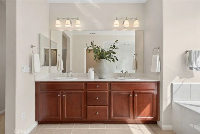 101 Newington, Irvine, CA 92618