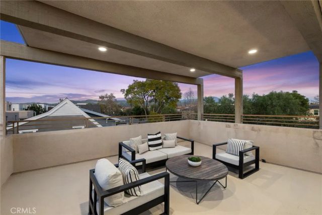 101 Newington, Irvine, CA 92618