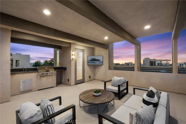 101 Newington, Irvine, CA 92618