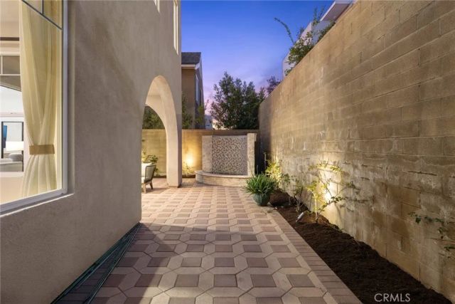 101 Newington, Irvine, CA 92618