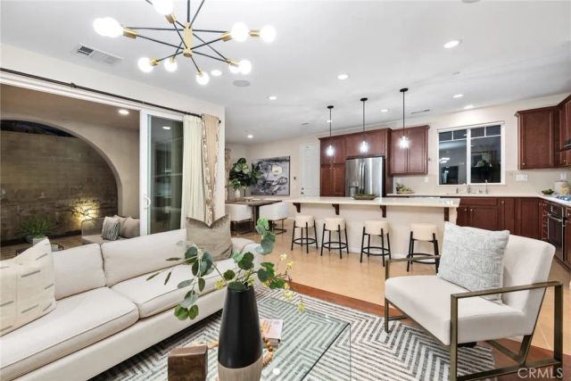 101 Newington, Irvine, CA 92618