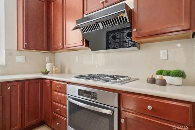 101 Newington, Irvine, CA 92618