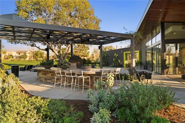 101 Newington, Irvine, CA 92618