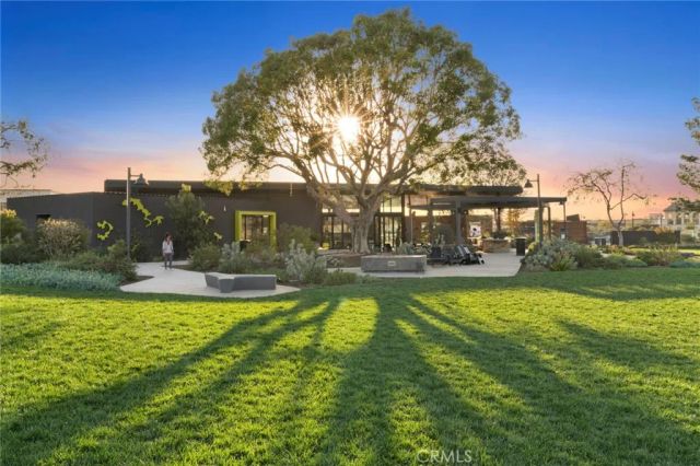 101 Newington, Irvine, CA 92618