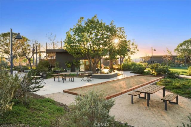 101 Newington, Irvine, CA 92618