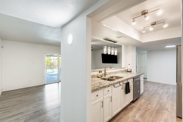 5352 W Port Au Prince Lane, Glendale, AZ 85306