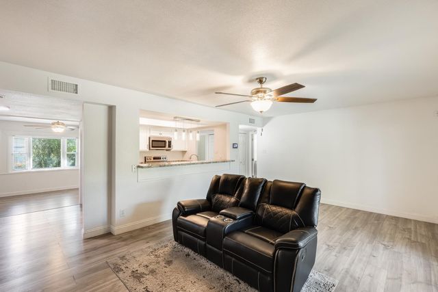 5352 W Port Au Prince Lane, Glendale, AZ 85306