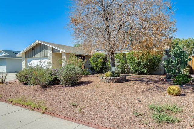 5352 W Port Au Prince Lane, Glendale, AZ 85306