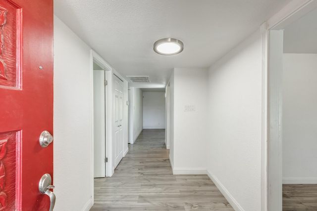 5352 W Port Au Prince Lane, Glendale, AZ 85306