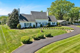 4230 Grandin Rd Ext, Roanoke, VA 24018