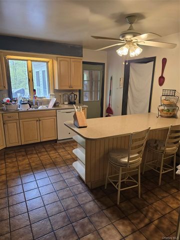 128 Crum Elbow Road, Hyde Park, NY 12538