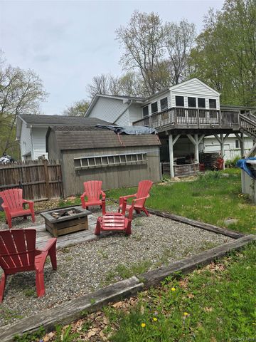 128 Crum Elbow Road, Hyde Park, NY 12538
