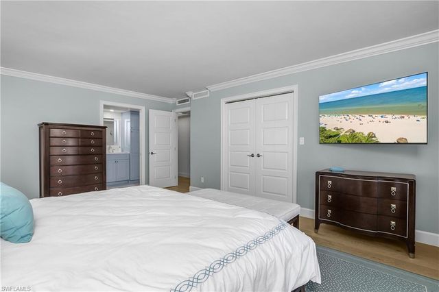 1717 Gulf Shore BLVD N # 101, Naples, FL 34102