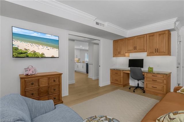 1717 Gulf Shore BLVD N # 101, Naples, FL 34102