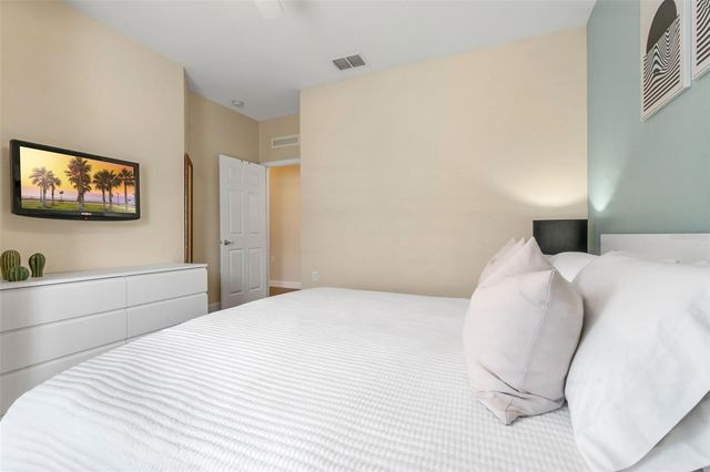 2952 LUCAYAN HARBOUR CIRCLE 106, Kissimmee, FL 34746