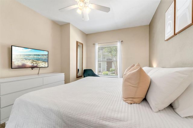 2952 LUCAYAN HARBOUR CIRCLE 106, Kissimmee, FL 34746