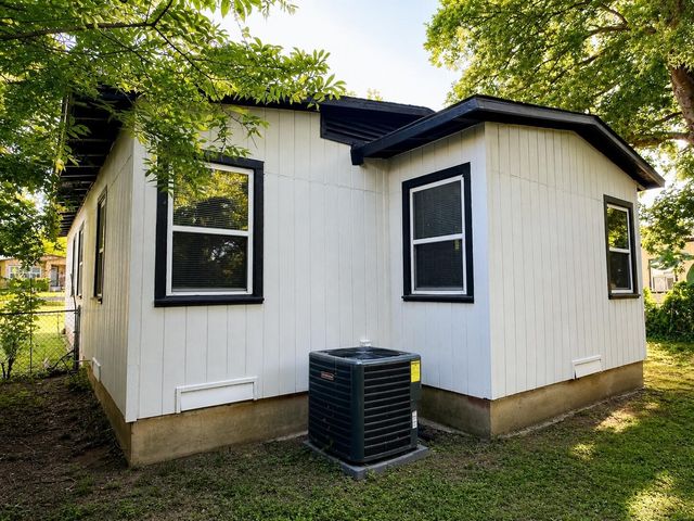 2909 56th Street, Dallas, TX 75241