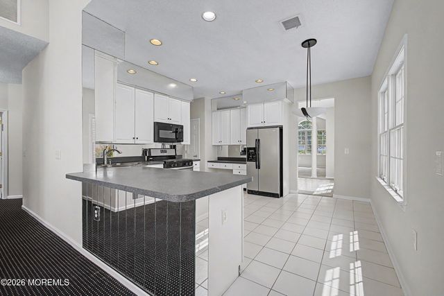 17 Umberland Place, Monroe, NJ 08831