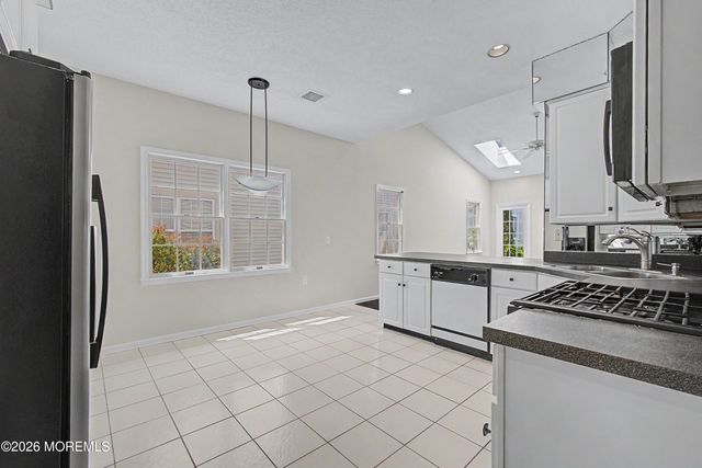 17 Umberland Place, Monroe, NJ 08831
