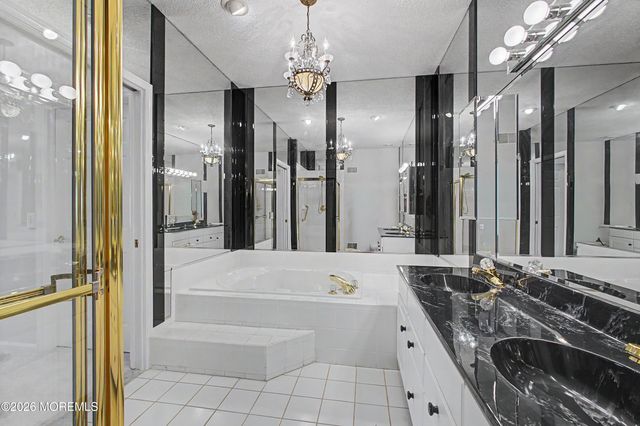 17 Umberland Place, Monroe, NJ 08831