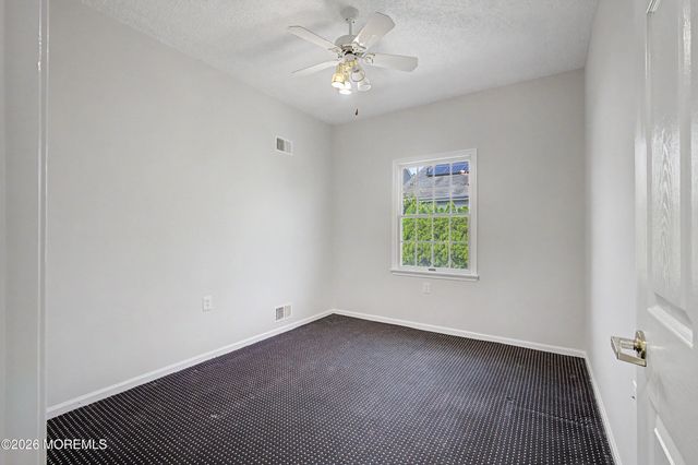17 Umberland Place, Monroe, NJ 08831