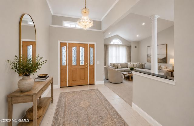 17 Umberland Place, Monroe, NJ 08831