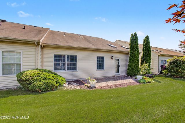 17 Umberland Place, Monroe, NJ 08831
