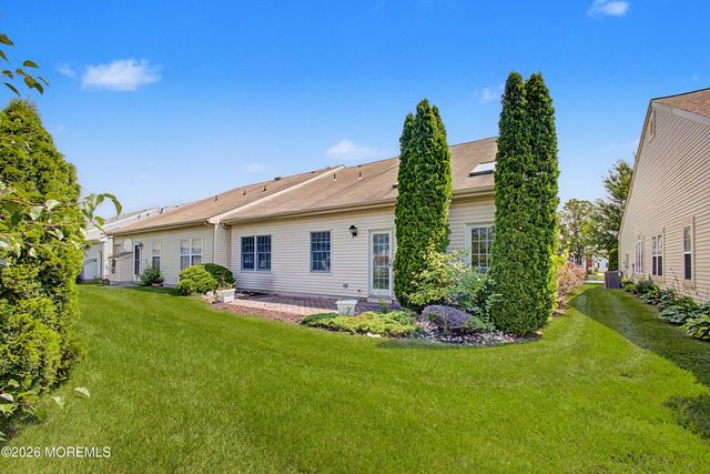 17 Umberland Place, Monroe, NJ 08831