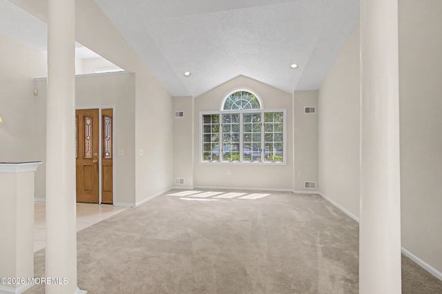 17 Umberland Place, Monroe, NJ 08831