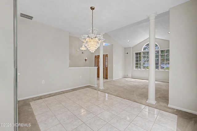 17 Umberland Place, Monroe, NJ 08831