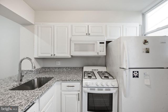605 LYNDHURST ST, Baltimore, MD 21229