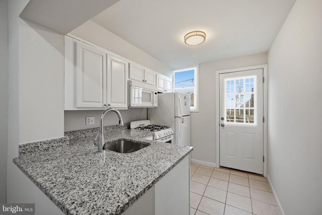 605 LYNDHURST ST, Baltimore, MD 21229
