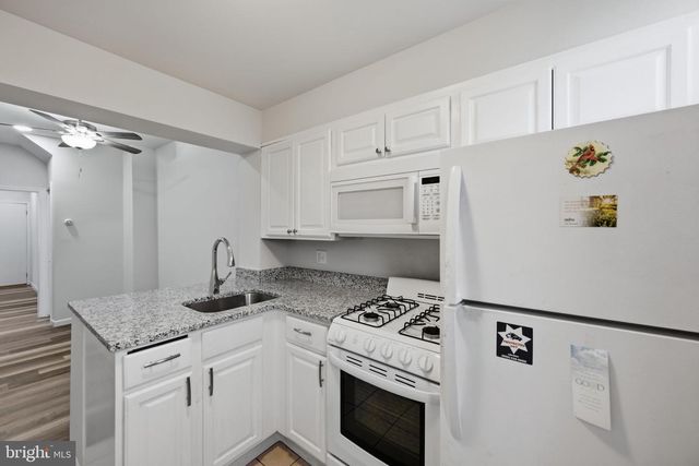 605 LYNDHURST ST, Baltimore, MD 21229