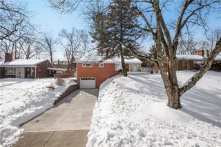 656 Oxford Blvd, Mt Lebanon, PA 15243