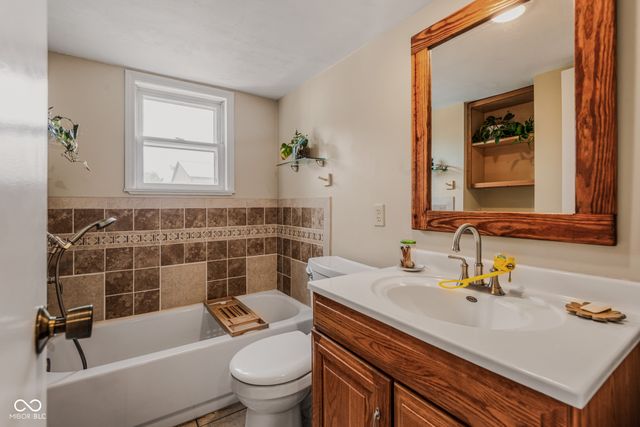 5998 W 550 S, Columbus, IN 47201