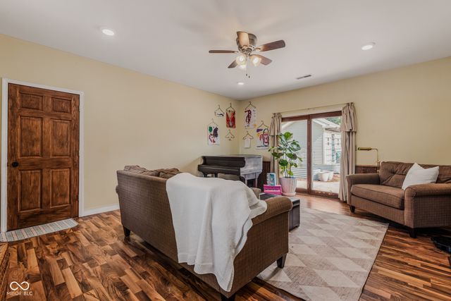 5998 W 550 S, Columbus, IN 47201
