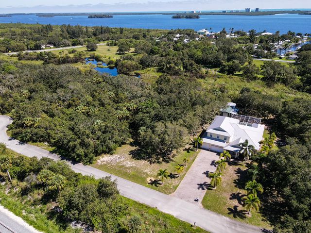 4128 Mariner Oaks Way, Fort Pierce, FL 34946