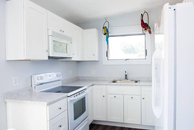 182 Bayview Avenue, Portsmouth, RI 02871