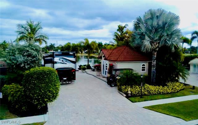 4589 Southern Breeze DR, Naples, FL 34114