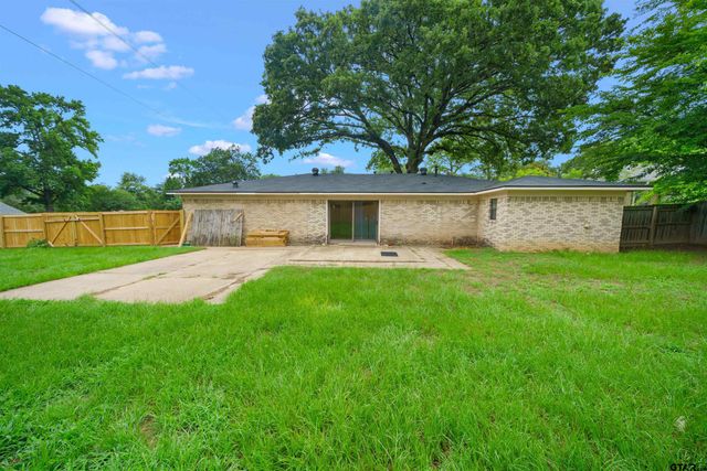 3018 Tower Dr, Tyler, TX 75701