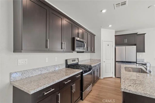 1679 Gooseberry Lane, San Jacinto, CA 92583